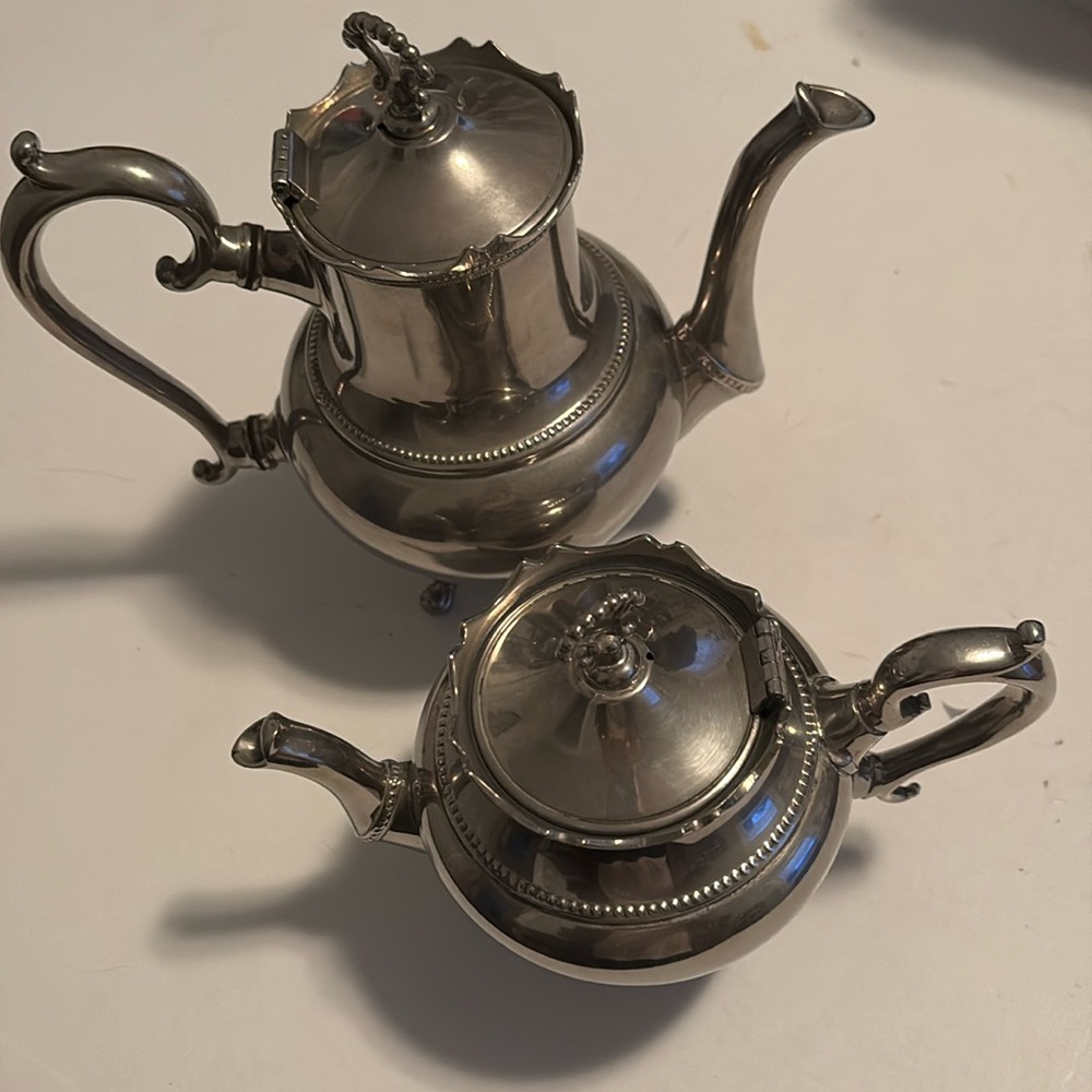 Silver tea kettle w/creamer pot